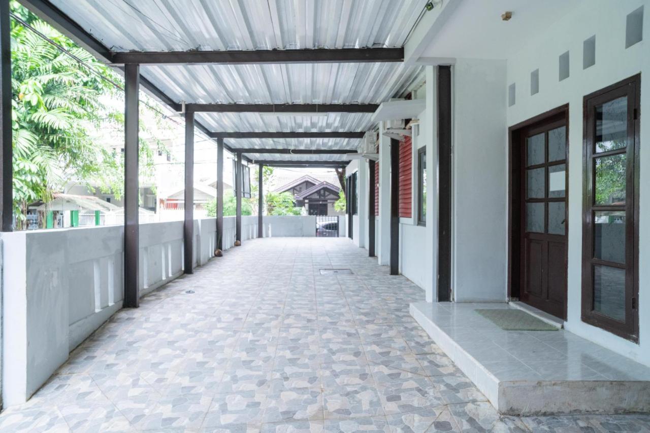 Reddoorz Plus Near Itc Cempaka Mas 2 จาการ์ตา ภายนอก รูปภาพ