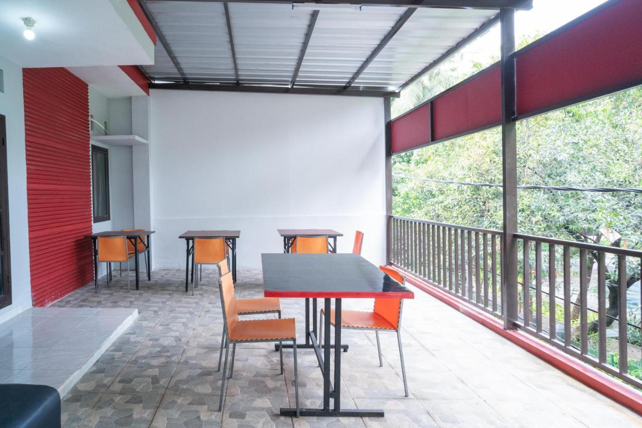 Reddoorz Plus Near Itc Cempaka Mas 2 จาการ์ตา ภายนอก รูปภาพ
