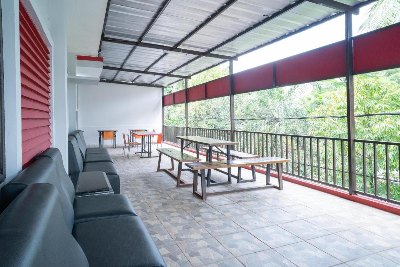 Reddoorz Plus Near Itc Cempaka Mas 2 จาการ์ตา ภายนอก รูปภาพ