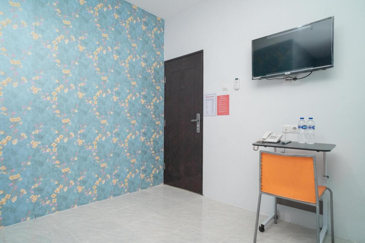 Reddoorz Plus Near Itc Cempaka Mas 2 จาการ์ตา ภายนอก รูปภาพ